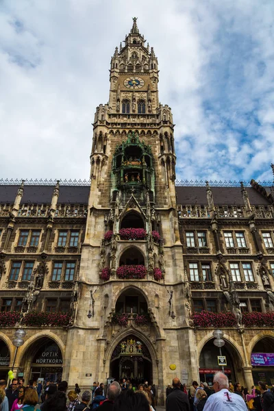 Münih Almanya Eylül 2014 Marienplatz Belediye Binası Eylül 2014 Turistlere — Stok fotoğraf