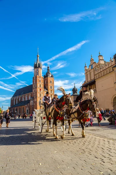 Krakow Polen Juni 2014 Paard Rijtuigen Het Hoofdplein Van Krakau — Stockfoto