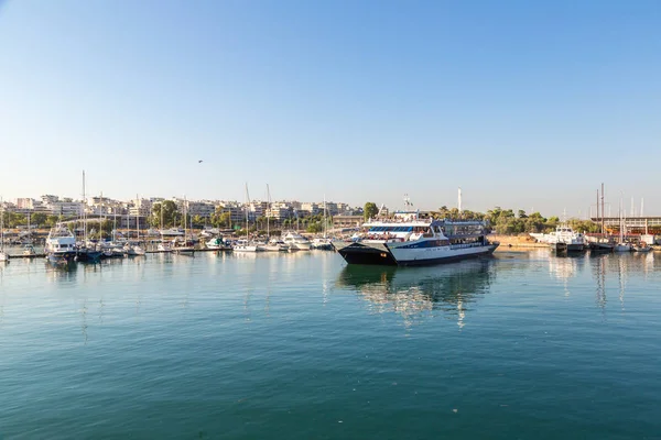 Atenas Grécia Julho 2015 Porto Pireu Dia Verão Atenas Grécia — Fotografia de Stock