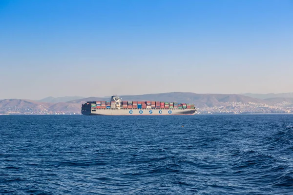 Atina Yunanistan Temmuz 2015 Bir Yaz Günü Konteyner Taşıyan Ticari — Stok fotoğraf