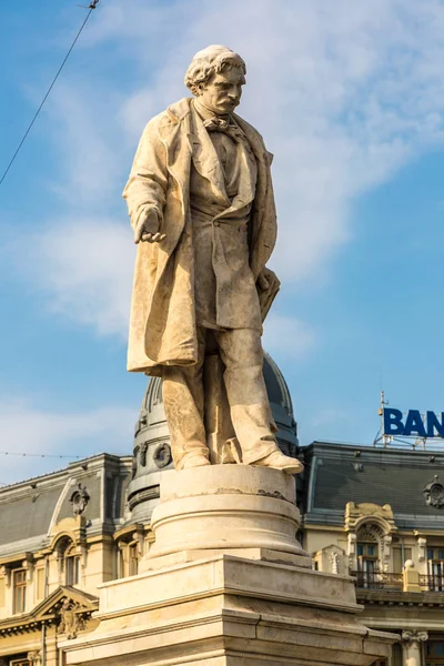 Bucharest Romanya Haziran 2015 Heykel Iyon Heliade Bir Yaz Günü — Stok fotoğraf