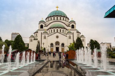 Belgrade, Sırbistan - 28 Haziran 2016: Sırp Ortodoks Kilisesi, Saint Sava Belgrad, Sırbistan için 28 Haziran 2016 güzel yaz gününde