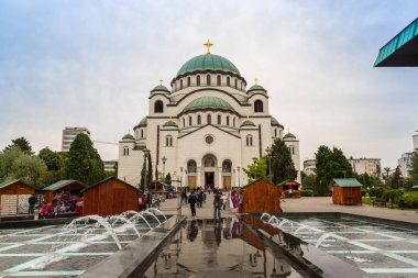 Belgrade, Sırbistan - 28 Haziran 2016: Sırp Ortodoks Kilisesi, Saint Sava Belgrad, Sırbistan için 28 Haziran 2016 güzel yaz gününde