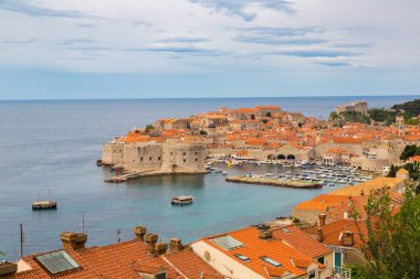 Dubrovnik, Hırvatistan - 28 Haziran 2016: Eski şehir Dubrovnik bir güzel yaz günü, Hırvatistan