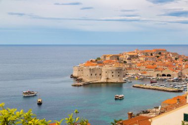 Dubrovnik, Hırvatistan - 28 Haziran 2016: Eski şehir Dubrovnik bir güzel yaz günü, Hırvatistan