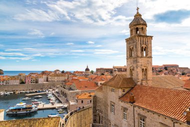 Dubrovnik, Hırvatistan - 28 Haziran 2016: Eski şehir Dubrovnik bir güzel yaz günü, Hırvatistan