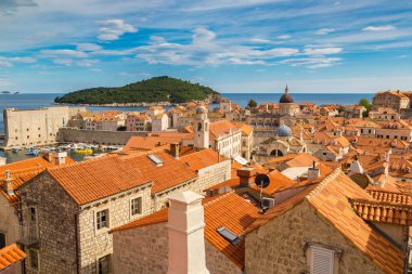Dubrovnik, Hırvatistan - 28 Haziran 2016: Eski şehir Dubrovnik bir güzel yaz günü, Hırvatistan