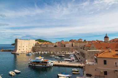 Dubrovnik, Hırvatistan - 28 Haziran 2016: Eski şehir Dubrovnik bir güzel yaz günü, Hırvatistan