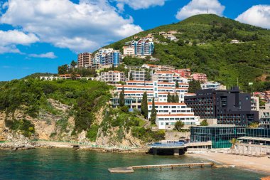 Budva, Karadağ - 21 Haziran 2016: Mogren Beach'de bir güzel yaz günü, Karadağ Budva'nın