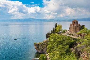 Ohrid, Makedonya - 22 Haziran 2016: Jovan Kaneo Kilisesi Ohri güzel yaz günü, Makedonya Cumhuriyeti