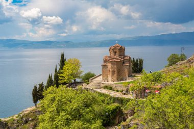 Ohrid, Makedonya - 22 Haziran 2016: Jovan Kaneo Kilisesi Ohri güzel yaz günü, Makedonya Cumhuriyeti