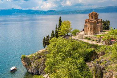Ohrid, Makedonya - 22 Haziran 2016: Jovan Kaneo Kilisesi Ohri güzel yaz günü, Makedonya Cumhuriyeti