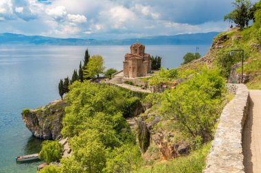 Ohrid, Makedonya - 22 Haziran 2016: Jovan Kaneo Kilisesi Ohri güzel yaz günü, Makedonya Cumhuriyeti