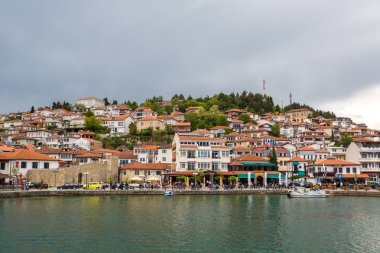 Ohrid, Makedonya - 22 Haziran 2016 yılında: Ohri şehir ve Ohri Gölü bir güzel yaz günü, Makedonya Cumhuriyeti olarak
