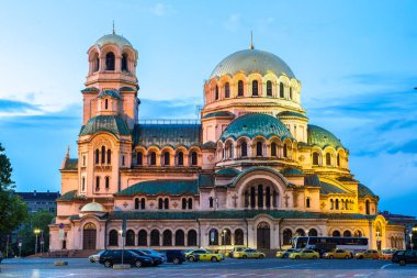 Sofia, Bulgaristan - 19 Haziran 2016: Alexander Nevski Katedrali bir güzel yaz gecesi, Bulgaristan Sofya