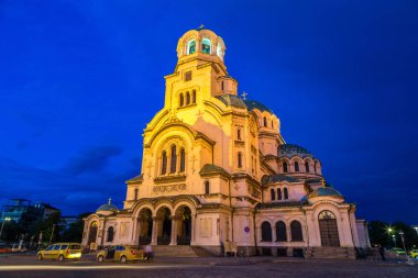 Sofia, Bulgaristan - 19 Haziran 2016: Alexander Nevski Katedrali bir güzel yaz gecesi, Bulgaristan Sofya