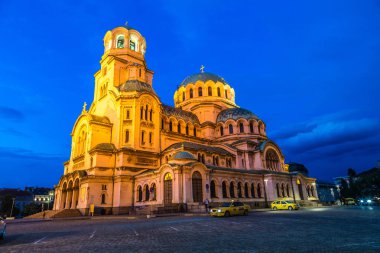 Sofia, Bulgaristan - 19 Haziran 2016: Alexander Nevski Katedrali bir güzel yaz gecesi, Bulgaristan Sofya