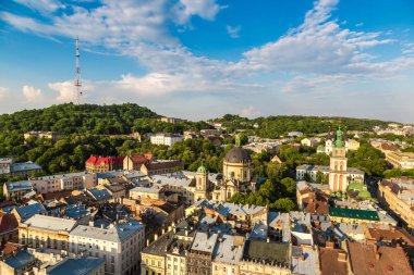 Lviv, Ukrayna - 9 Haziran 2016: Lviv, panoramik görünümünde bir güzel yaz günü, Ukrayna