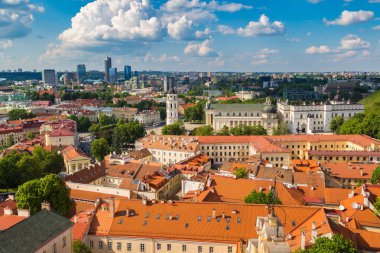 Vilnius, Litvanya - 12 Haziran 2016: Vilnius cityscape bir güzel yaz günü, Litvanya