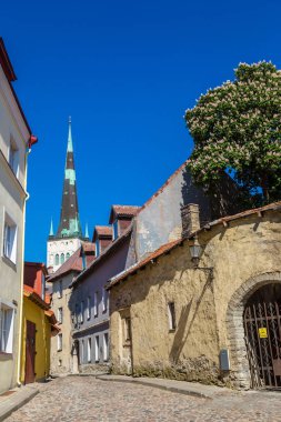 Tallinn, Estonya - 23 Haziran 2016: Tallinn Old Town bir güzel yaz günü Estonya üzerinde 23 Haziran 2016 yılında