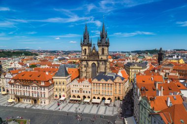 Prague, Çek Cumhuriyeti - 23 Haziran 2016: hava panoramik Eski Şehir Meydanı Prag'da güzel bir yaz günü, Çek Cumhuriyeti