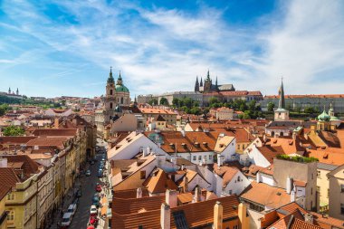 Prague, Çek Cumhuriyeti - 23 Haziran 2016: hava panoramik Eski Şehir Meydanı Prag'da güzel bir yaz günü, Çek Cumhuriyeti