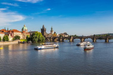Charles Köprüsü Prag Prag, Çek Cumhuriyeti - 23 Haziran 2016: panoramik manzarasına güzel yaz gün, Çek Cumhuriyeti
