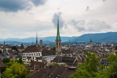 Zürih, İsviçre - 27 Haziran 2016: Panoramik hava görünümünde Zürih'in güzel yaz günü, İsviçre