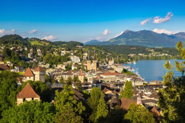 Lucerne, İsviçre - 27 Haziran 2016: Panoramik hava görünümünde Lucerne bir güzel yaz günü, İsviçre