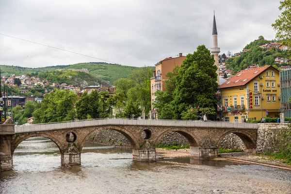 サラエボ ボスニア ヘルツェゴビナ 2016 ラテン橋サラエボの美しい夏の日 ボスニア ヘルツェゴビナ — ストック写真