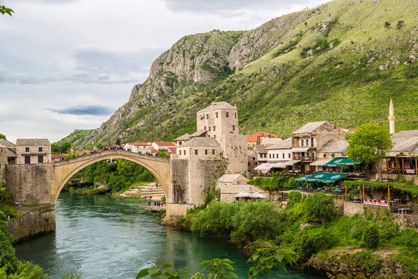 Mostar Bosnien Hercegovina Juni 2016 Gamla Bron Mostar Vacker Sommardag — Stockfoto