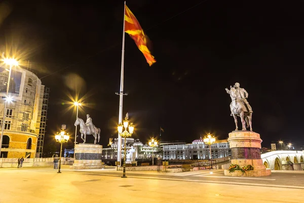 Skopje Macedonia Junho 2016 Praça Principal Skopje Uma Bela Noite — Fotografia de Stock