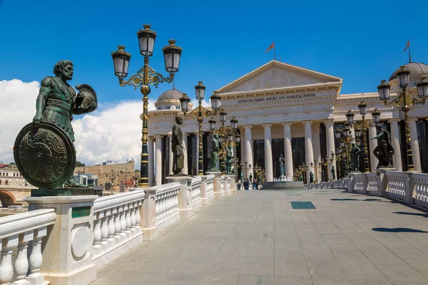 Skopje Mazedonien Juni 2016 Museum Für Archäologie Und Brücke Skopje — Stockfoto