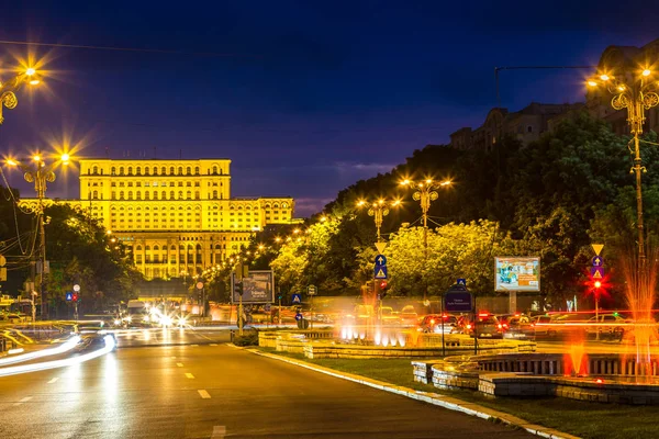 Bucharest Rumania Junio 2016 Construyendo Parlamento Rumano Bucarest Una Hermosa — Foto de Stock