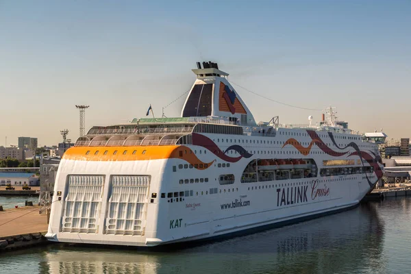 Tallinn Estonia Junio 2016 Puerto Tallin Con Ferries Hermoso Día — Foto de Stock