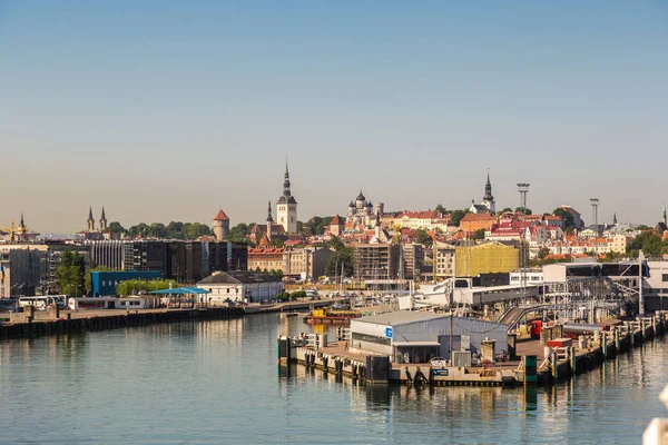 Tallinn Estonia Junio 2016 Puerto Tallin Con Ferries Hermoso Día —  Fotos de Stock