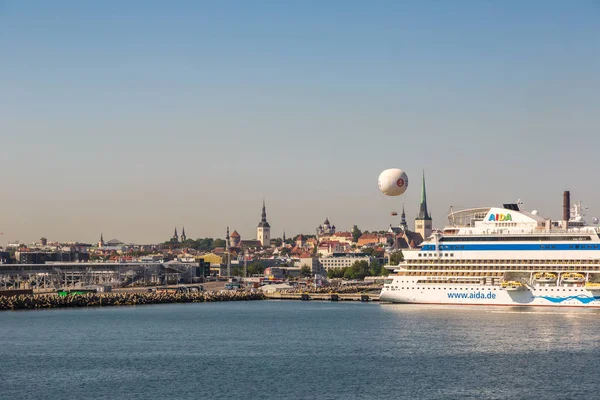 Tallinn Estland Juni 2016 Tallinn Hamn Med Färjor Vacker Sommardag — Stockfoto