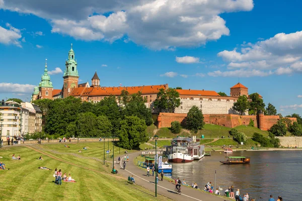 Krakow Polonia Junio 2016 Castillo Real Wawel Cracovia Hermoso Día — Foto de Stock