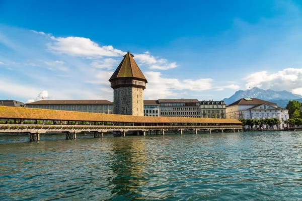 Lucerne Suíça Junho 2016 Famosa Ponte Capela Lucerna Belo Dia — Fotografia de Stock