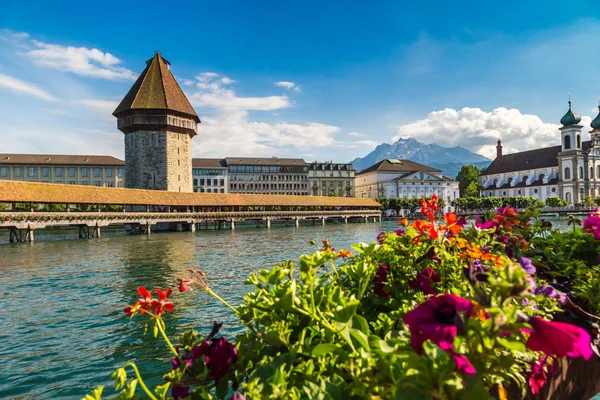 Lucerna Szwajcaria Czerwca 2016 Most Słynnej Kaplicy Lucerna Piękny Letni — Zdjęcie stockowe