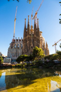 Barcelona, İspanya - 26 Haziran 2016: Sagrada Familia Antoni Gaudi tarafından. Barcelona, bir güzel yaz günü, Catalonia, İspanya üzerinde 26 Haziran 2016 yılında