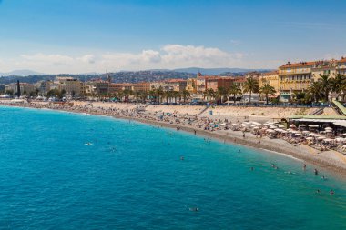 Nice, Fransa - 21 Haziran 2016: Hava manzarasına güzel yaz gün, Fransa Nice'de Halk Plajı
