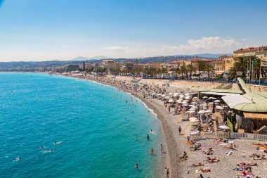 Nice, Fransa - 21 Haziran 2016: Hava manzarasına güzel yaz gün, Fransa Nice'de Halk Plajı