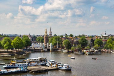 Amsterdam, Hollanda - 16 Haziran 2016: Panoramik hava görünümünde Amsterdam bir güzel yaz günü, Hollanda
