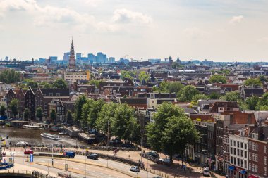 Amsterdam, Hollanda - 16 Haziran 2016: Panoramik hava görünümünde Amsterdam bir güzel yaz günü, Hollanda