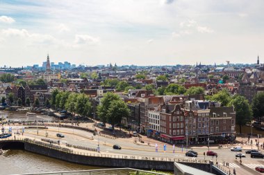 Amsterdam, Hollanda - 16 Haziran 2016: Panoramik hava görünümünde Amsterdam bir güzel yaz günü, Hollanda