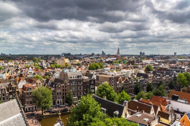 Amsterdam, Hollanda - 16 Haziran 2016: Panoramik hava görünümünde Amsterdam bir güzel yaz günü, Hollanda