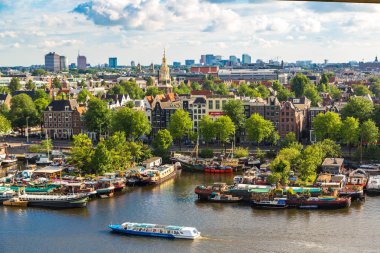 Amsterdam, Hollanda - 16 Haziran 2016: Panoramik hava görünümünde Amsterdam bir güzel yaz günü, Hollanda