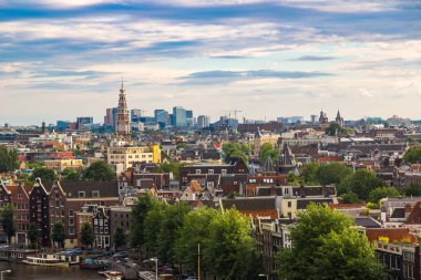 Amsterdam, Hollanda - 16 Haziran 2016: Panoramik hava görünümünde Amsterdam bir güzel yaz günü, Hollanda