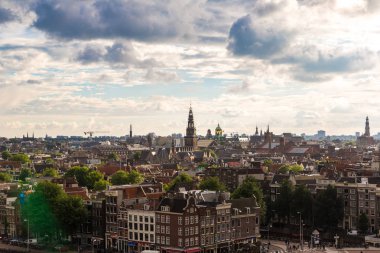 Amsterdam, Hollanda - 16 Haziran 2016: Panoramik hava görünümünde Amsterdam bir güzel yaz günü, Hollanda